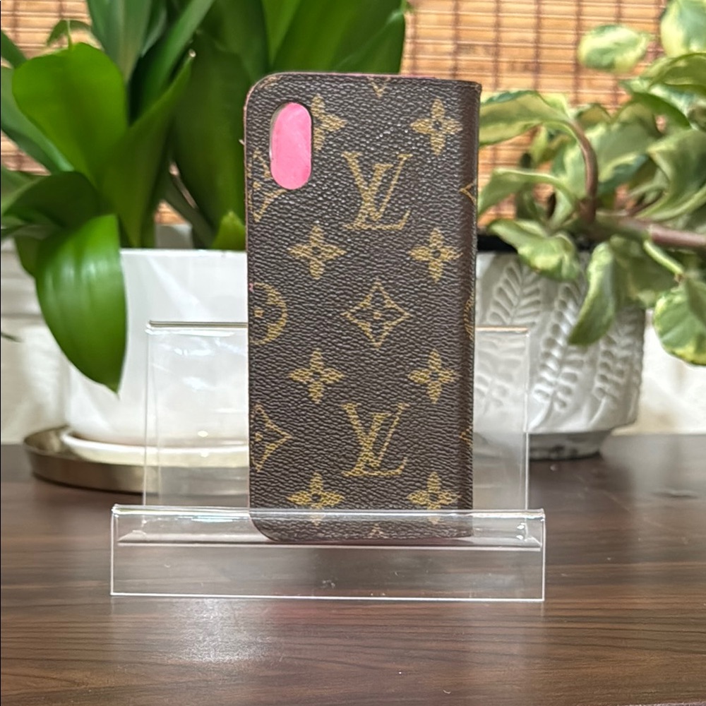 Louis Vuitton Monogram Phone Case - Picture 4 of 10